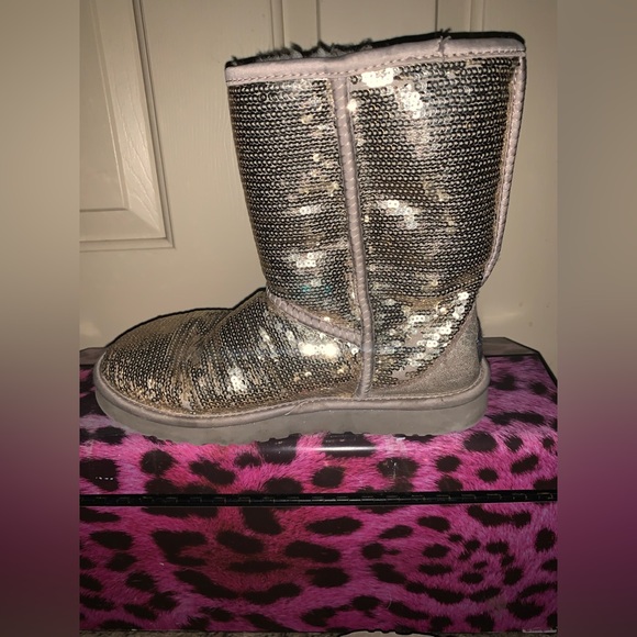 ℭ𝔬𝔰𝔪𝔬𝔰 𝔘𝔤𝔤 𝔅𝔬𝔬𝔱𝔰 - Picture 5 of 11